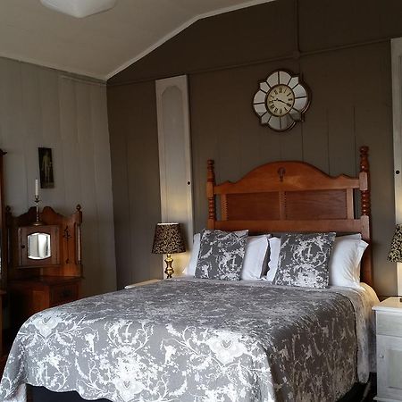 Bedrock Lodge ポート・ノロス エクステリア 写真