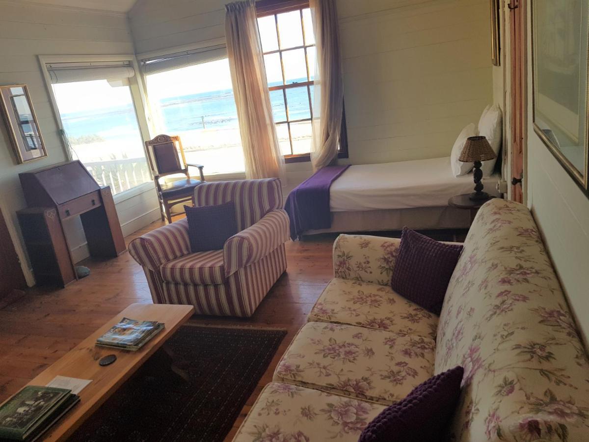 Bedrock Lodge ポート・ノロス エクステリア 写真