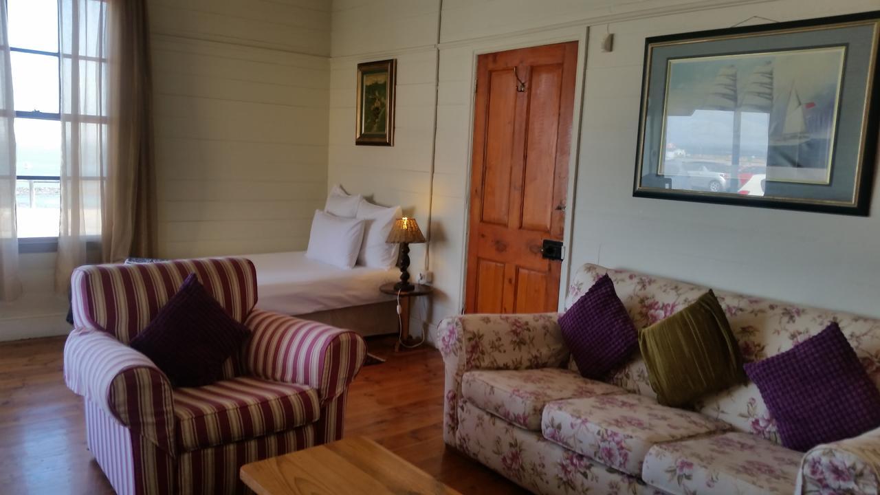 Bedrock Lodge ポート・ノロス エクステリア 写真