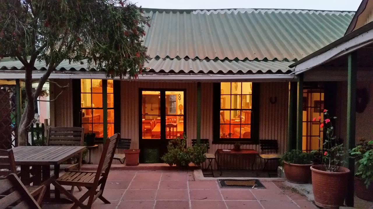 Bedrock Lodge ポート・ノロス エクステリア 写真